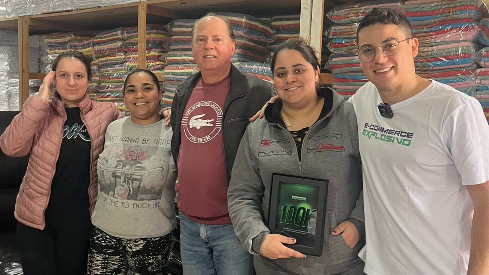 Equipe premiada com a placa 100K
